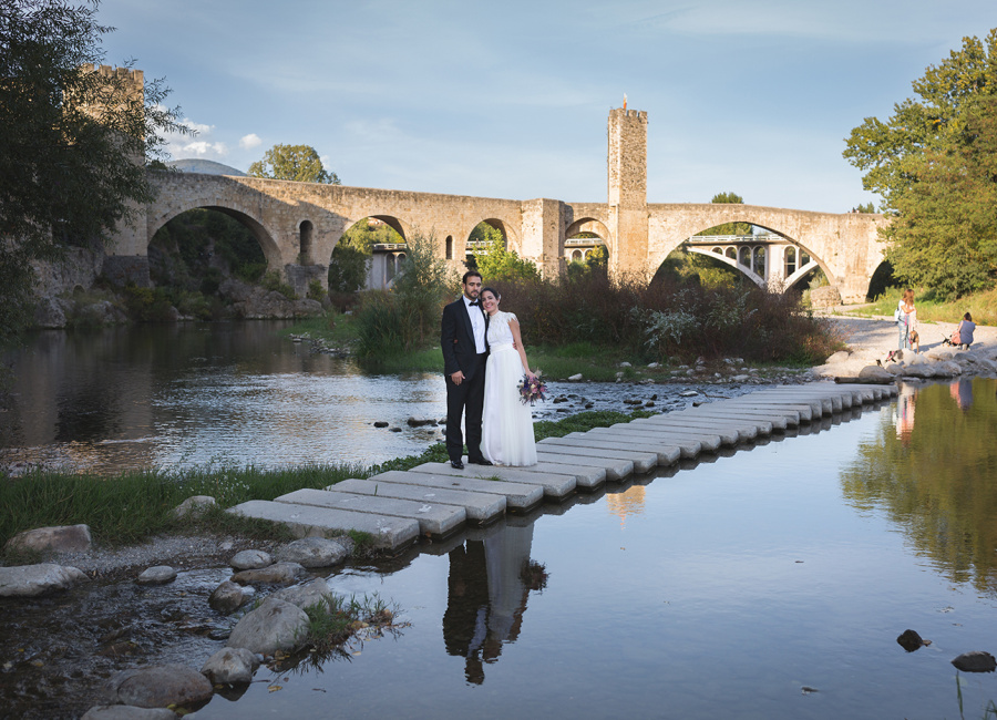 Besal&uacute; - Eugenia + Gabriel - Curt