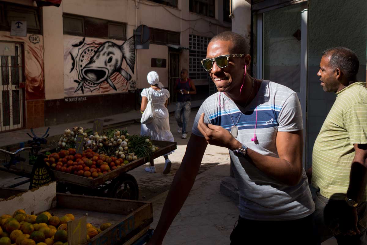 fruit shop in havana, street photography picture focus on street life