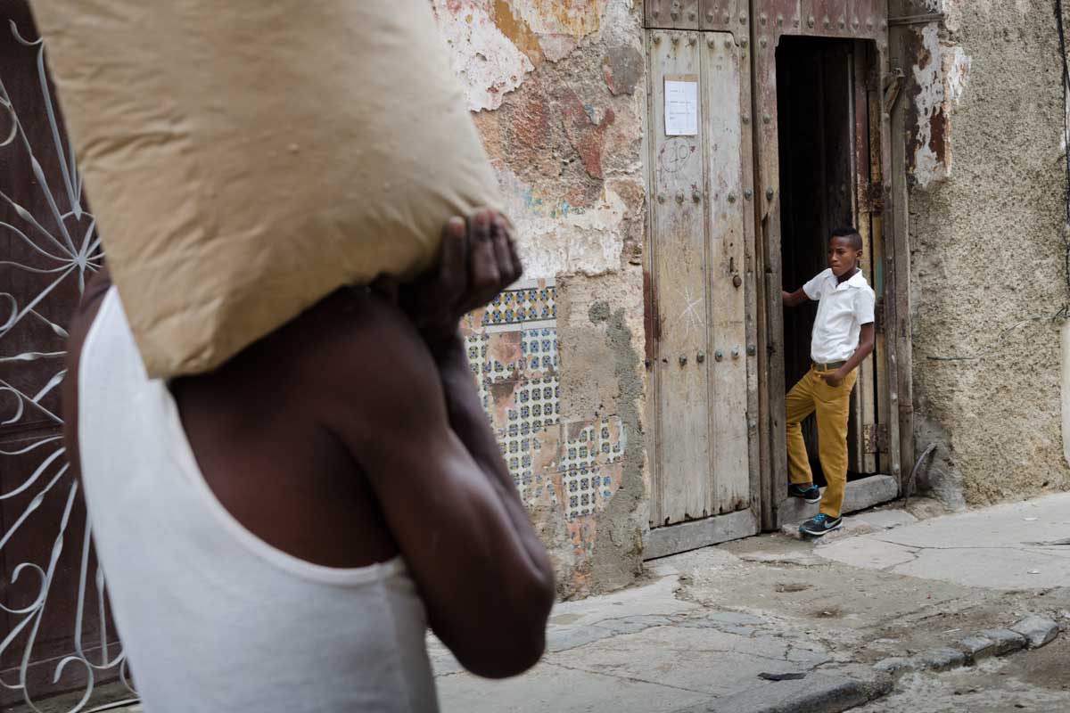 cuban scenes, daily life with street cuban photography