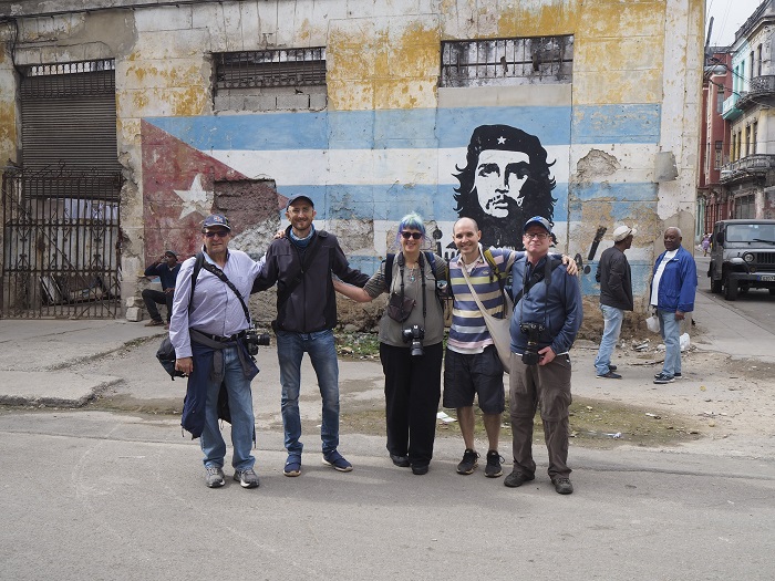 photographers in Havana in a photo tour