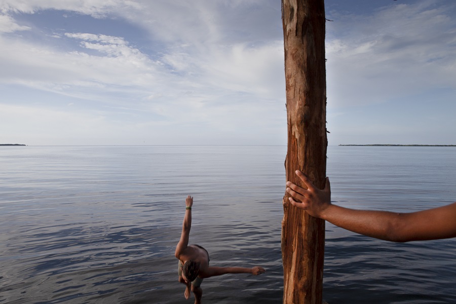 Hands in the middle of the ocean in my photography workshops in cuba