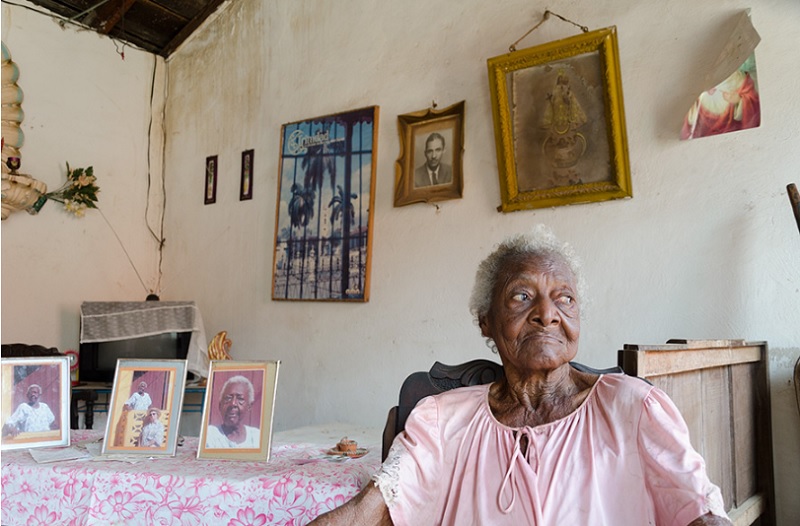 old woman in cuba in her house photo taken in our cuba photo tours