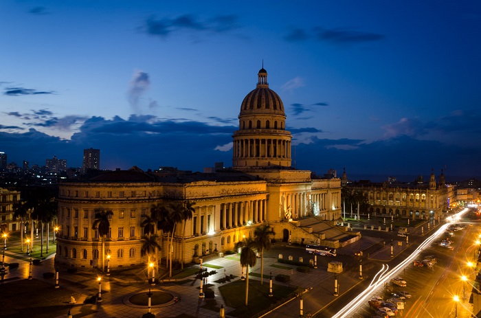 capitol of havana long exposure picture by louis alarcon